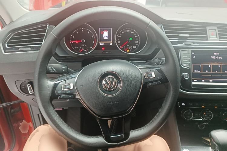 Used Volkswagen Tiguan L 2017 330TSI Automatic Two-Wheel Drive Flagship Edition Steering Wheel