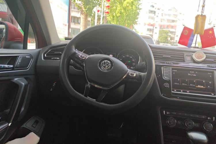 Used Volkswagen Tiguan L 2017 380TSI Automatic All-Wheel Drive Supreme Flagship Edition Steering Wheel
