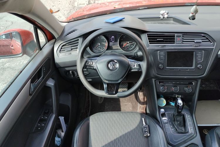 Used Volkswagen Tiguan L 2017 330TSI Automatic Two-Wheel Drive Luxury Edition Steering Wheel