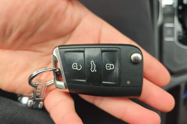 Used Volkswagen Tiguan L 2017 380TSI Automatic All-Wheel-Drive Luxury Edition Vehicle Key