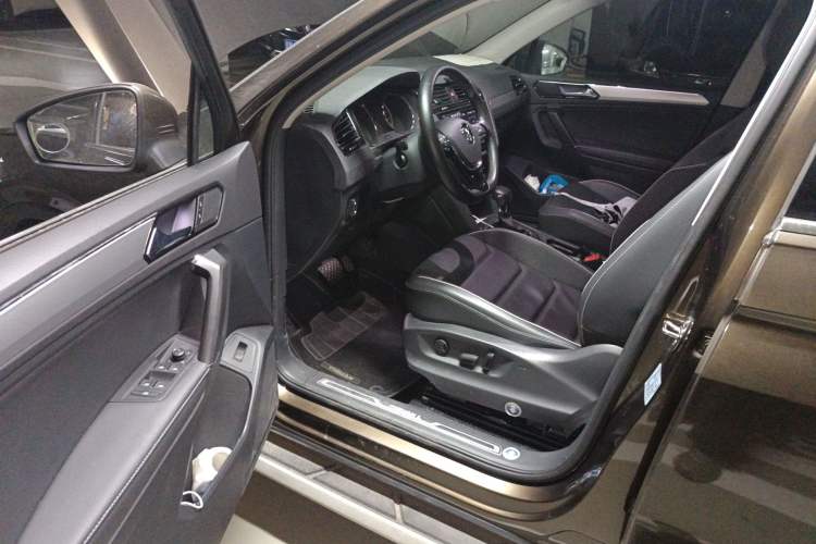 Used Volkswagen Tiguan L 2017 330TSI Automatic Two-Wheel Drive Flagship Edition Driver Seat