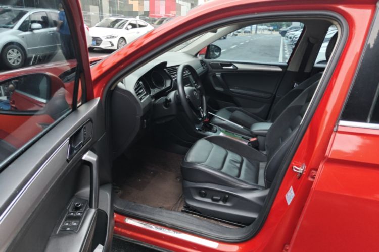 Used Volkswagen Tiguan L 2017 330TSI Automatic Two-Wheel Drive Comfort Edition Driver Seat