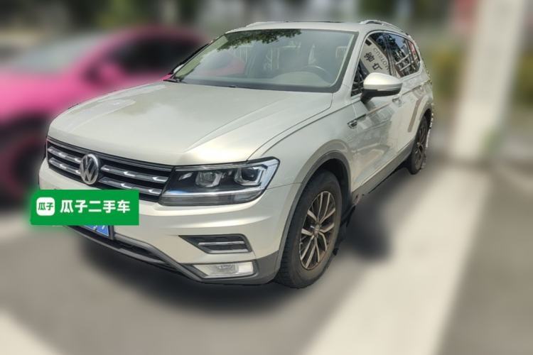 Used Volkswagen Tiguan L 2017 330TSI Automatic Two-Wheel Drive Luxury Edition Guazi used car, China used car export, Used car for sale, Used  cars, Cheapest cars for sale