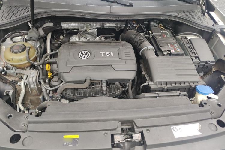 Used Volkswagen Tiguan L 2017 330TSI Automatic Two-Wheel Drive Luxury Edition Engine Bay