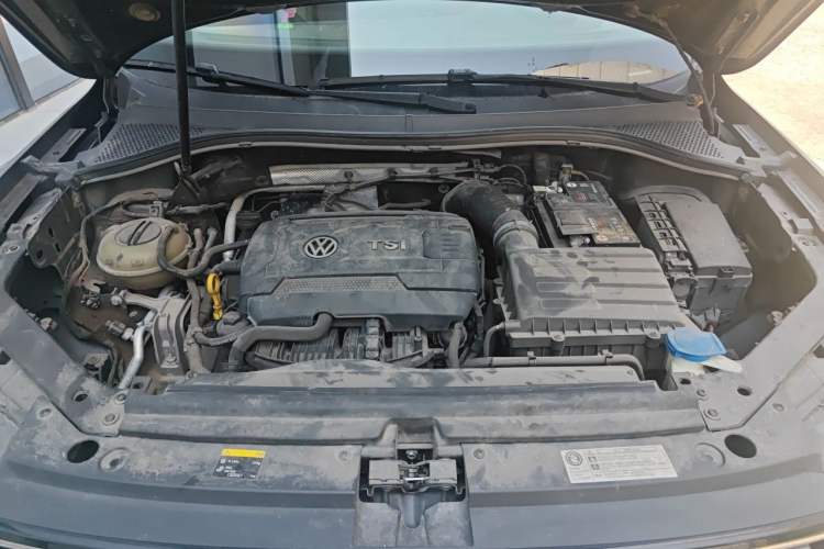 Used Volkswagen Tiguan L 2017 330TSI Automatic Two-Wheel Drive Luxury Edition Engine Bay
