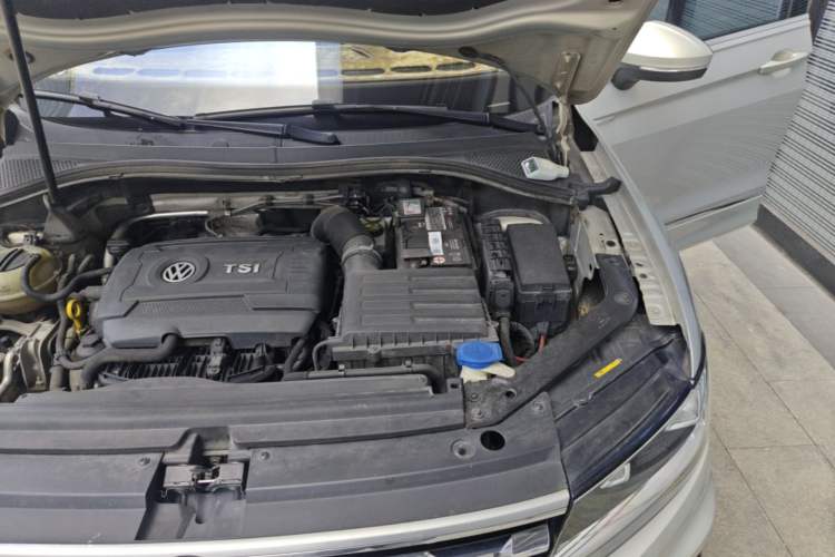 Used Volkswagen Tiguan L 2017 330TSI Automatic Two-Wheel Drive Luxury Edition Engine Bay Left