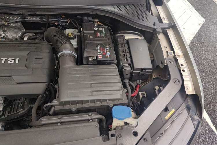 Used Volkswagen Tiguan L 2017 330TSI Automatic Two-Wheel Drive Luxury Edition Engine Bay Left