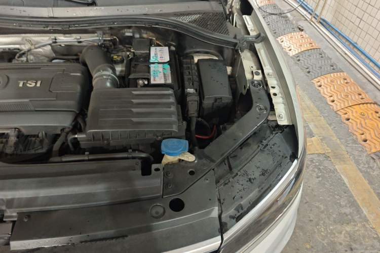 Used Volkswagen Tiguan L 2017 330TSI Automatic Two-Wheel Drive Flagship Edition Engine Bay Left
