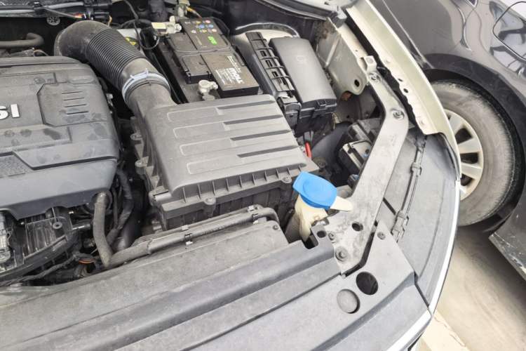 Used Volkswagen Tiguan L 2017 330TSI Automatic Two-Wheel Drive Flagship Edition Engine Bay Left