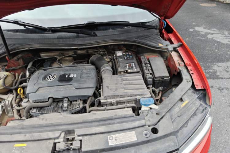 Used Volkswagen Tiguan L 2017 330TSI Automatic Two-Wheel Drive Comfort Edition Engine Bay Left