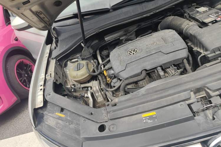 Used Volkswagen Tiguan L 2017 330TSI Automatic Two-Wheel Drive Luxury Edition Engine Bay Right
