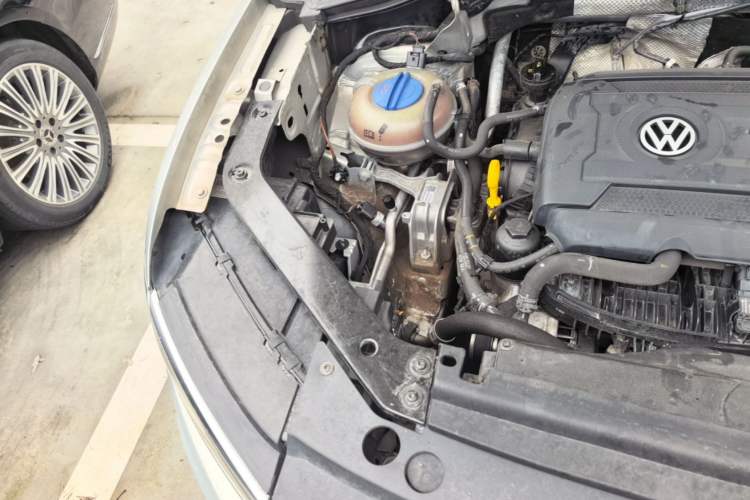 Used Volkswagen Tiguan L 2017 330TSI Automatic Two-Wheel Drive Flagship Edition Engine Bay Right