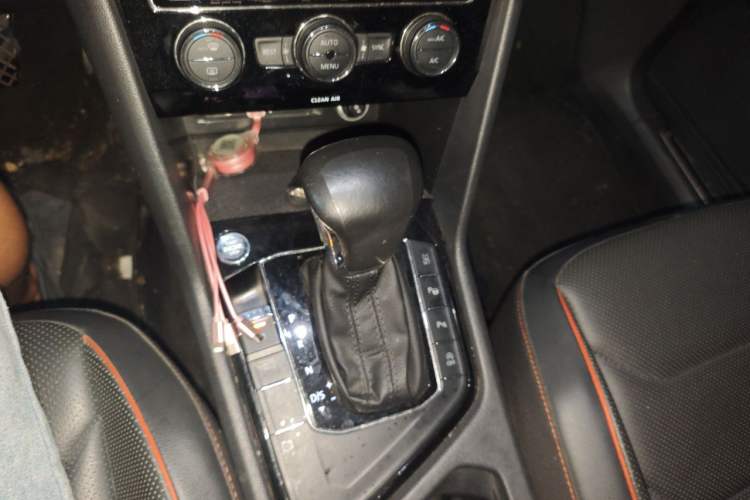 Used Volkswagen Tiguan L 2017 330TSI Automatic Two-Wheel Drive Flagship Edition Gear Lever
