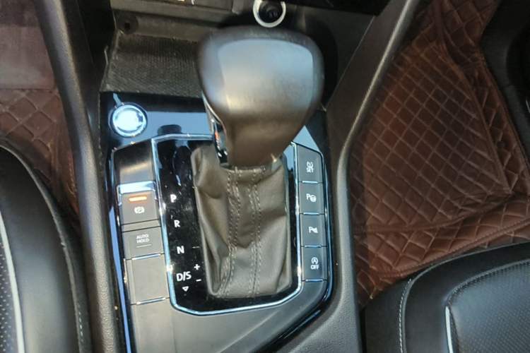 Used Volkswagen Tiguan L 2017 330TSI Automatic Two-Wheel Drive Flagship Edition Gear Lever