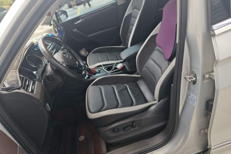 Used Volkswagen Tiguan L 2017 330TSI Automatic Two-Wheel Drive Luxury Edition Left Front Seat