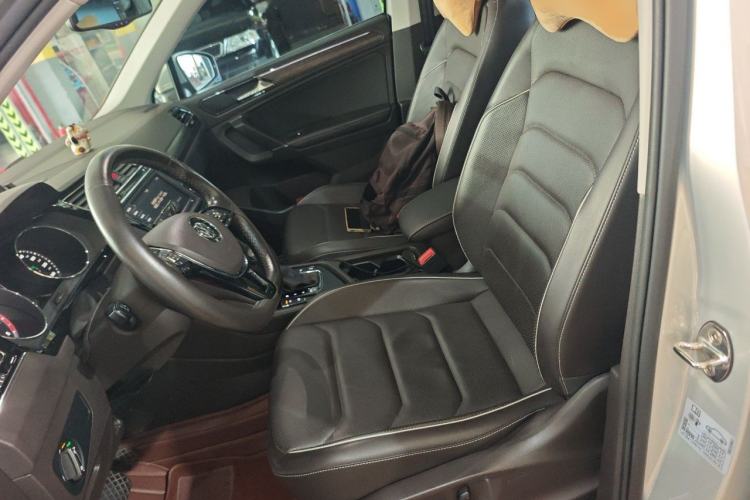 Used Volkswagen Tiguan L 2017 330TSI Automatic Two-Wheel Drive Flagship Edition Left Front Seat