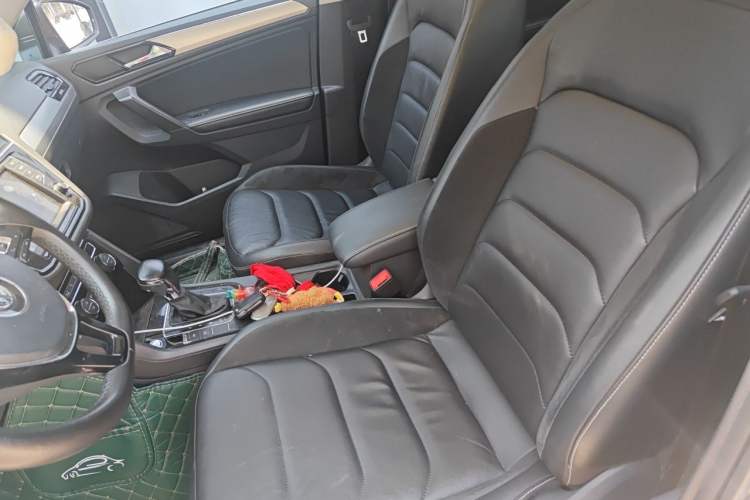 Used Volkswagen Tiguan L 2017 330TSI Automatic Two-Wheel Drive Luxury Edition Left Front Seat