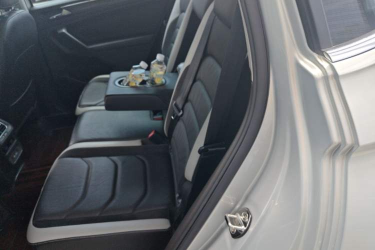 Used Volkswagen Tiguan L 2017 330TSI Automatic Two-Wheel Drive Luxury Edition Left Rear Seat
