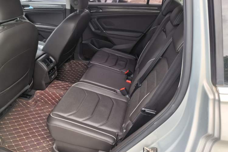 Used Volkswagen Tiguan L 2017 330TSI Automatic Two-Wheel Drive Flagship Edition Left Rear Seat