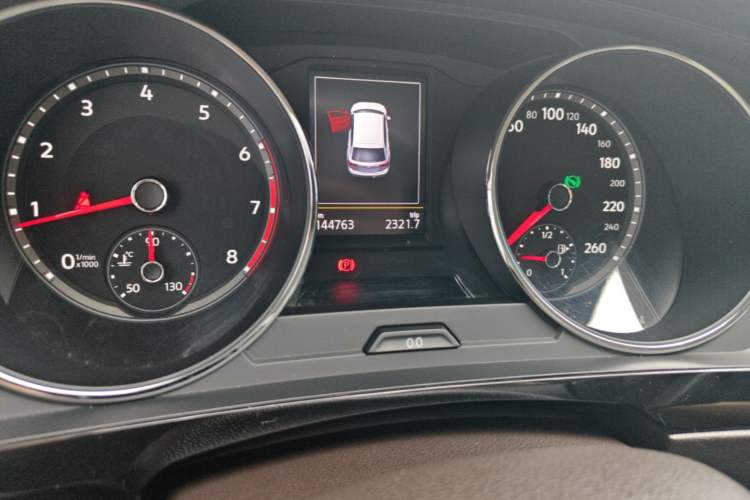 Used Volkswagen Tiguan L 2017 330TSI Automatic Two-Wheel Drive Luxury Edition Odometer Close Up