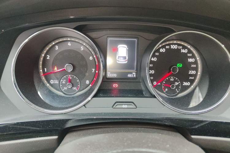 Used Volkswagen Tiguan L 2017 330TSI Automatic Two-Wheel Drive Luxury Edition Odometer Close Up