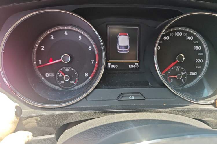 Used Volkswagen Tiguan L 2017 330TSI Automatic Two-Wheel Drive Luxury Edition Odometer Close Up