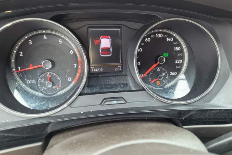 Used Volkswagen Tiguan L 2017 330TSI Automatic Two-Wheel Drive Flagship Edition Odometer Close Up