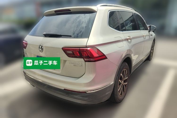 Used Volkswagen Tiguan L 2017 330TSI Automatic Two-Wheel Drive Luxury Edition Rear Right 45 Deg