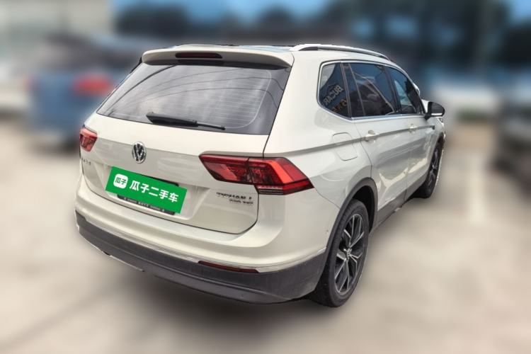 Used Volkswagen Tiguan L 2017 330TSI Automatic Two-Wheel Drive Flagship Edition Rear Right 45 Deg