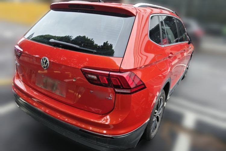 Used Volkswagen Tiguan L 2017 330TSI Automatic Two-Wheel Drive Comfort Edition Rear Right 45 Deg