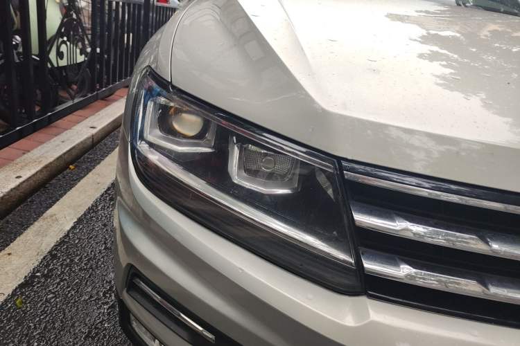 Used Volkswagen Tiguan L 2017 330TSI Automatic Two-Wheel Drive Luxury Edition Right Front Headlight
