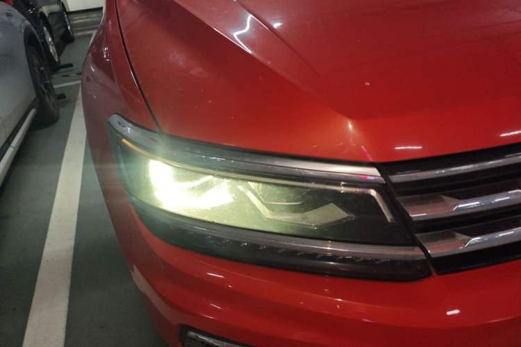 Used Volkswagen Tiguan L 2017 330TSI Automatic Two-Wheel Drive Flagship Edition Right Front Headlight