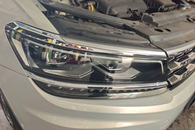 Used Volkswagen Tiguan L 2017 330TSI Automatic Two-Wheel Drive Flagship Edition Right Front Headlight