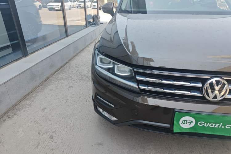 Used Volkswagen Tiguan L 2017 330TSI Automatic Two-Wheel Drive Luxury Edition Right Front Headlight