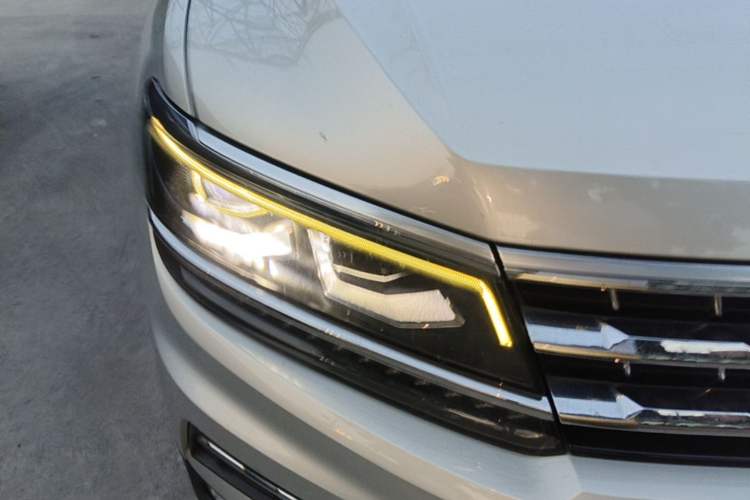 Used Volkswagen Tiguan L 2017 330TSI Automatic Two-Wheel Drive Flagship Edition Right Front Headlight