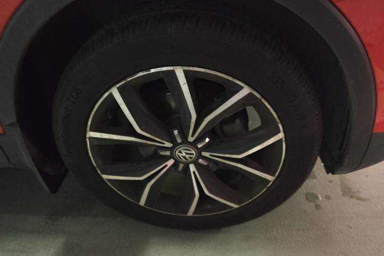 Used Volkswagen Tiguan L 2017 330TSI Automatic Two-Wheel Drive Flagship Edition Right Front Wheel Hub