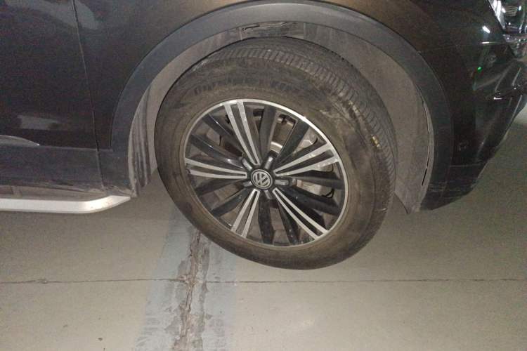 Used Volkswagen Tiguan L 2017 330TSI Automatic Two-Wheel Drive Flagship Edition Right Front Wheel Hub