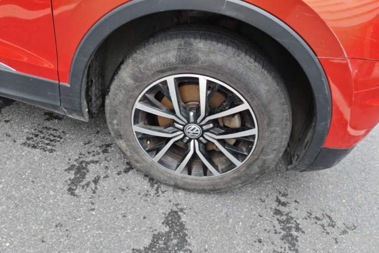 Used Volkswagen Tiguan L 2017 330TSI Automatic Two-Wheel Drive Comfort Edition Right Front Wheel Hub