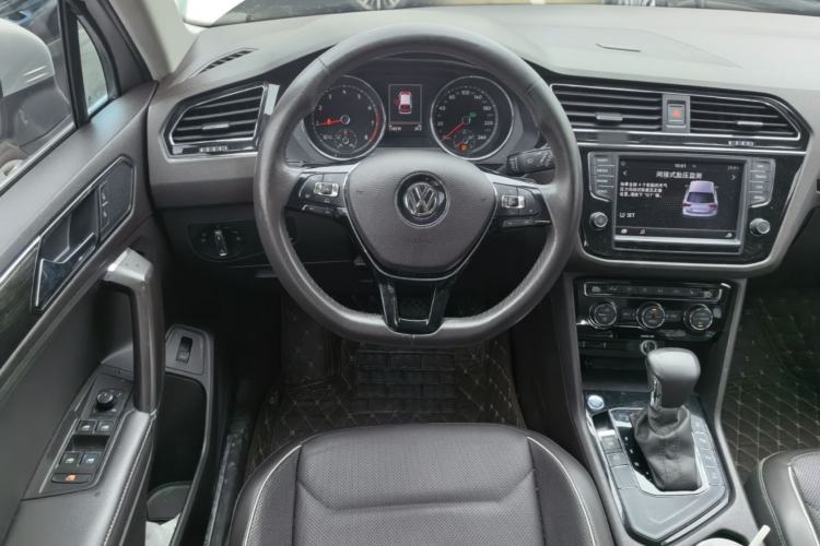 Used Volkswagen Tiguan L 2017 330TSI Automatic Two-Wheel Drive Flagship Edition Steering Wheel