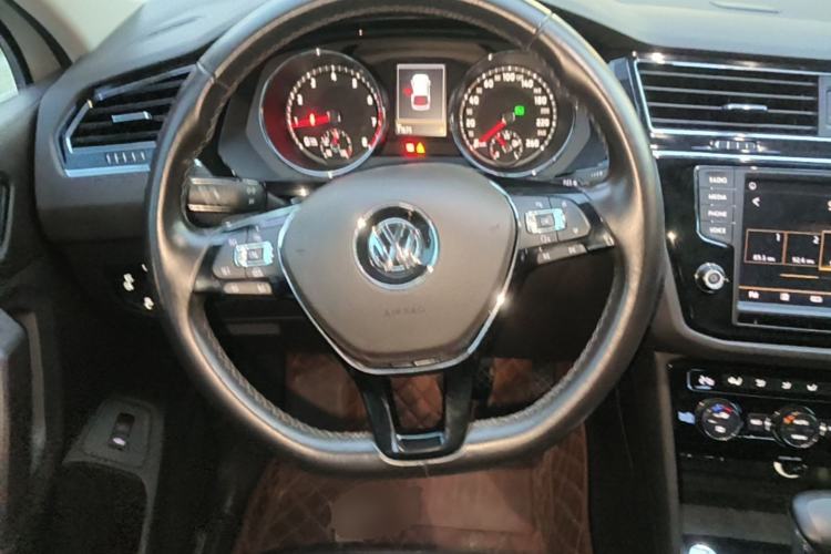 Used Volkswagen Tiguan L 2017 330TSI Automatic Two-Wheel Drive Flagship Edition Steering Wheel