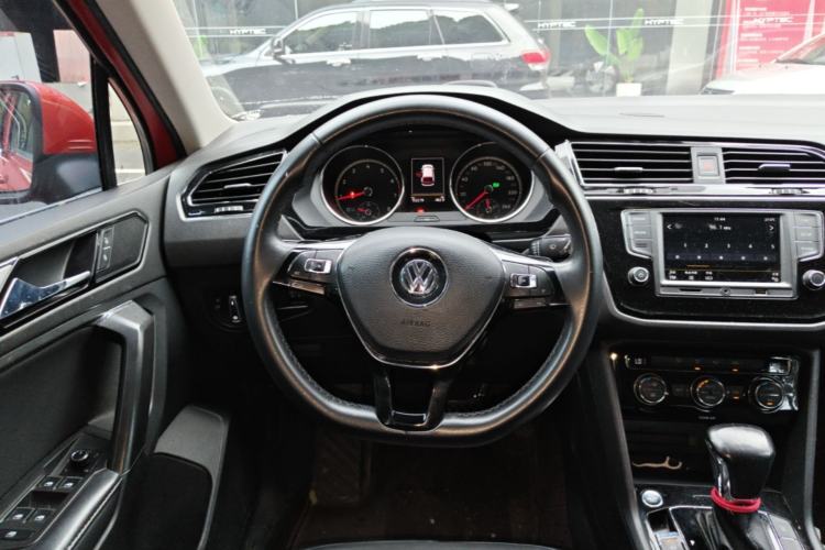 Used Volkswagen Tiguan L 2017 330TSI Automatic Two-Wheel Drive Comfort Edition Steering Wheel
