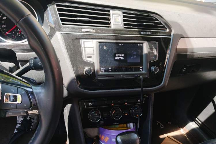 Used Volkswagen Tiguan L 2017 330TSI Automatic Two-Wheel Drive Comfort Edition Audio And AC Panel