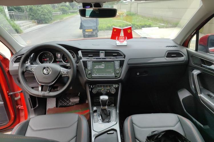 Used Volkswagen Tiguan L 2017 330TSI Automatic Two-Wheel Drive Flagship Edition Center Console