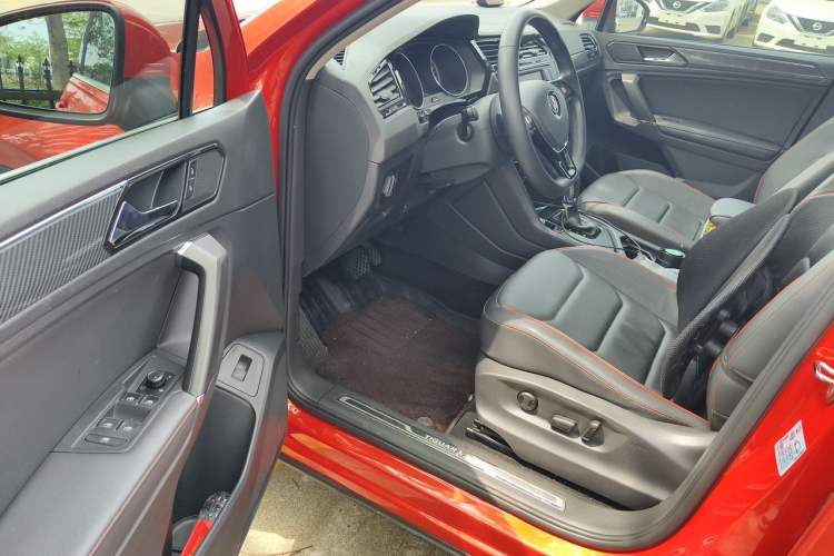 Used Volkswagen Tiguan L 2017 330TSI Automatic Two-Wheel Drive Flagship Edition Driver Seat