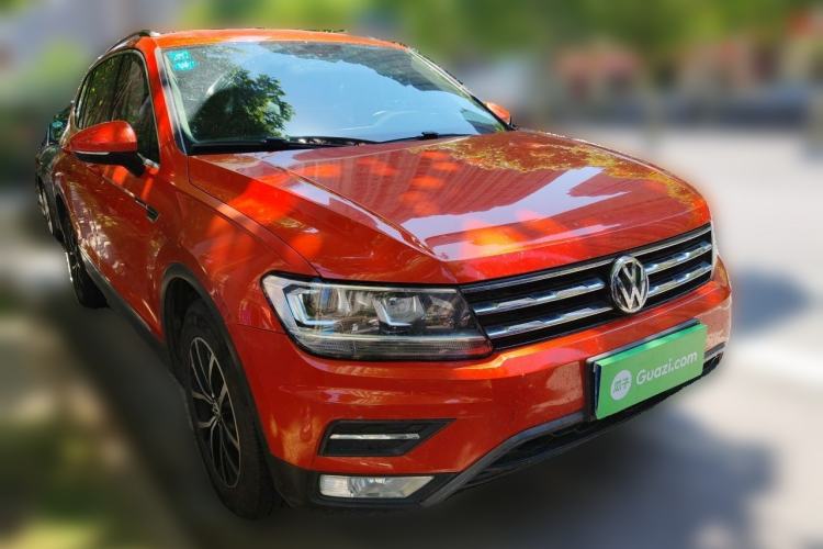 Used Volkswagen Tiguan L 2017 330TSI Automatic Two-Wheel Drive Comfort Edition Front Right 45 Deg