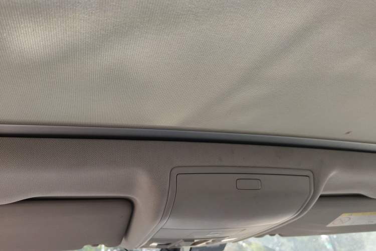 Used Volkswagen Tiguan L 2017 330TSI Automatic Two-Wheel Drive Flagship Edition Headliner