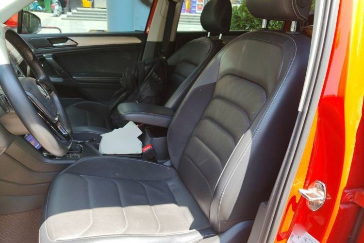 Used Volkswagen Tiguan L 2017 330TSI Automatic Two-Wheel Drive Comfort Edition Left Front Seat