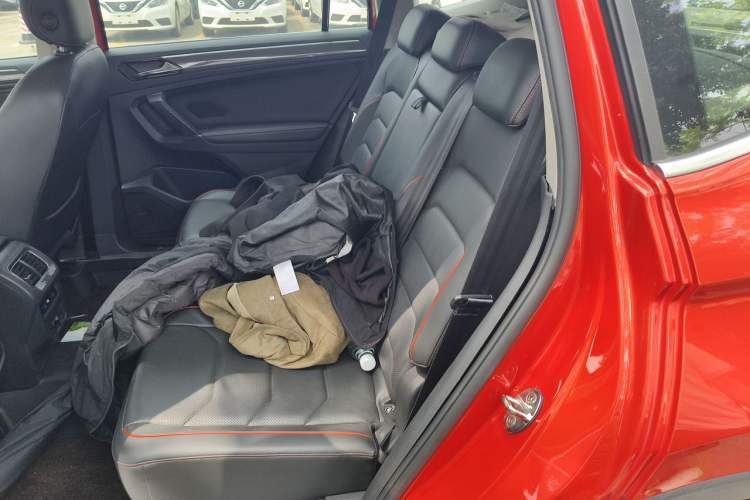 Used Volkswagen Tiguan L 2017 330TSI Automatic Two-Wheel Drive Flagship Edition Left Rear Seat