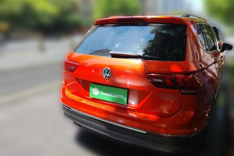 Used Volkswagen Tiguan L 2017 330TSI Automatic Two-Wheel Drive Comfort Edition Rear Right 45 Deg