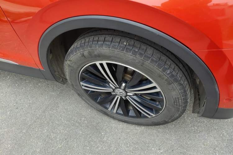 Used Volkswagen Tiguan L 2017 330TSI Automatic Two-Wheel Drive Flagship Edition Right Front Wheel Hub